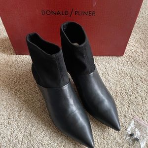 New Donald J Pliner Bale Black Leather Booties